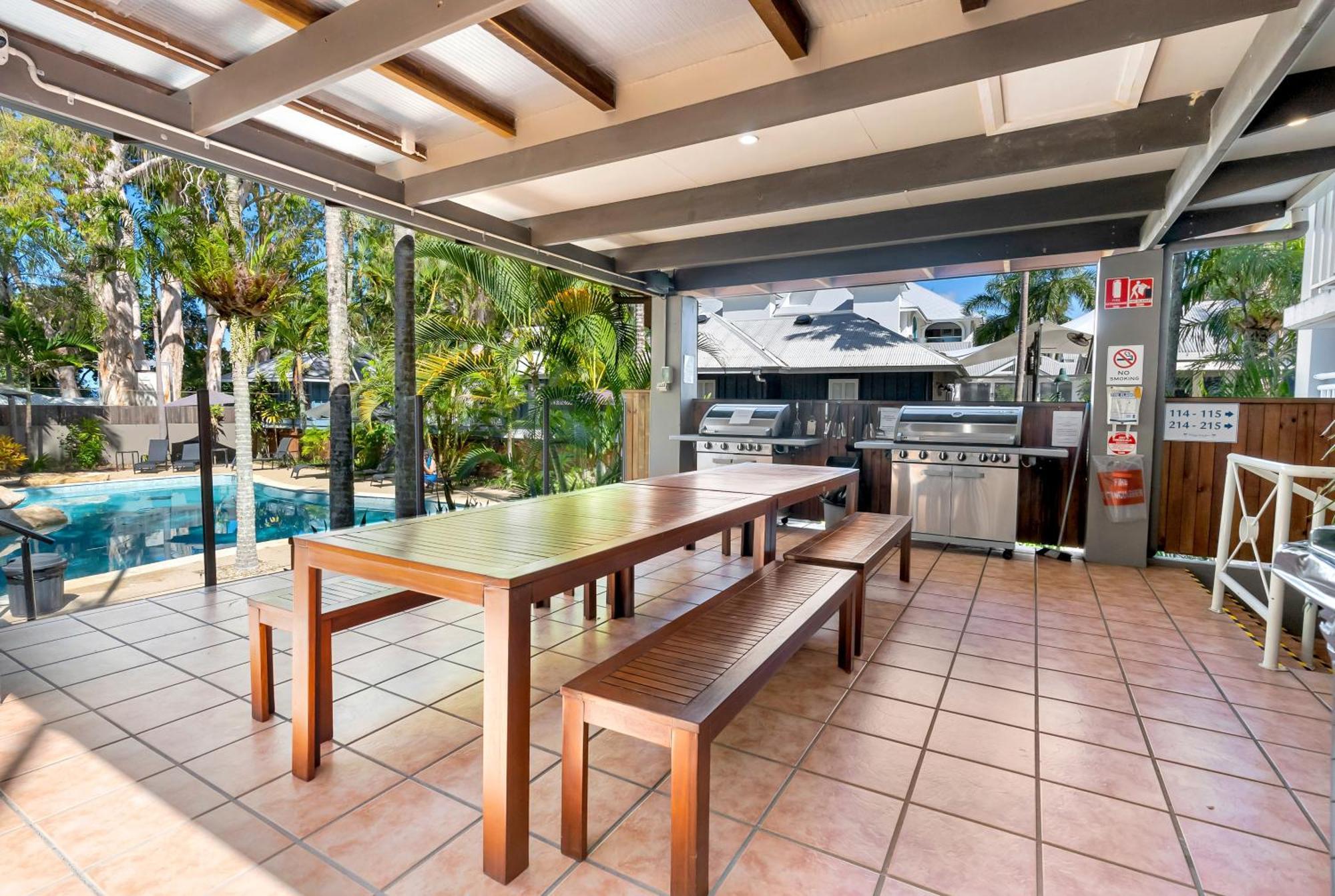 Apartment Ocean Outlook - Absolute Beachfront Palm Cove