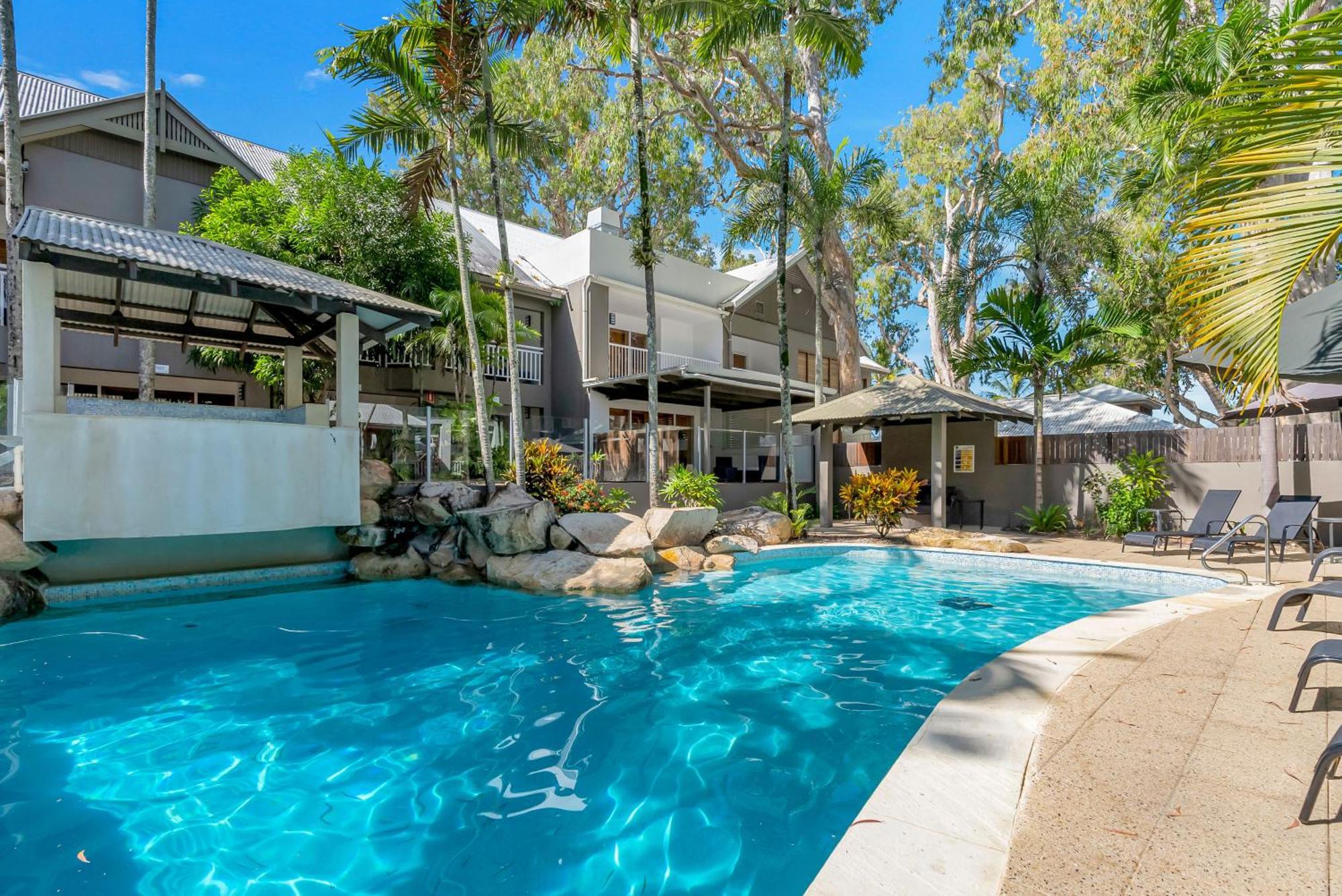 Apartment Ocean Outlook - Absolute Beachfront Palm Cove